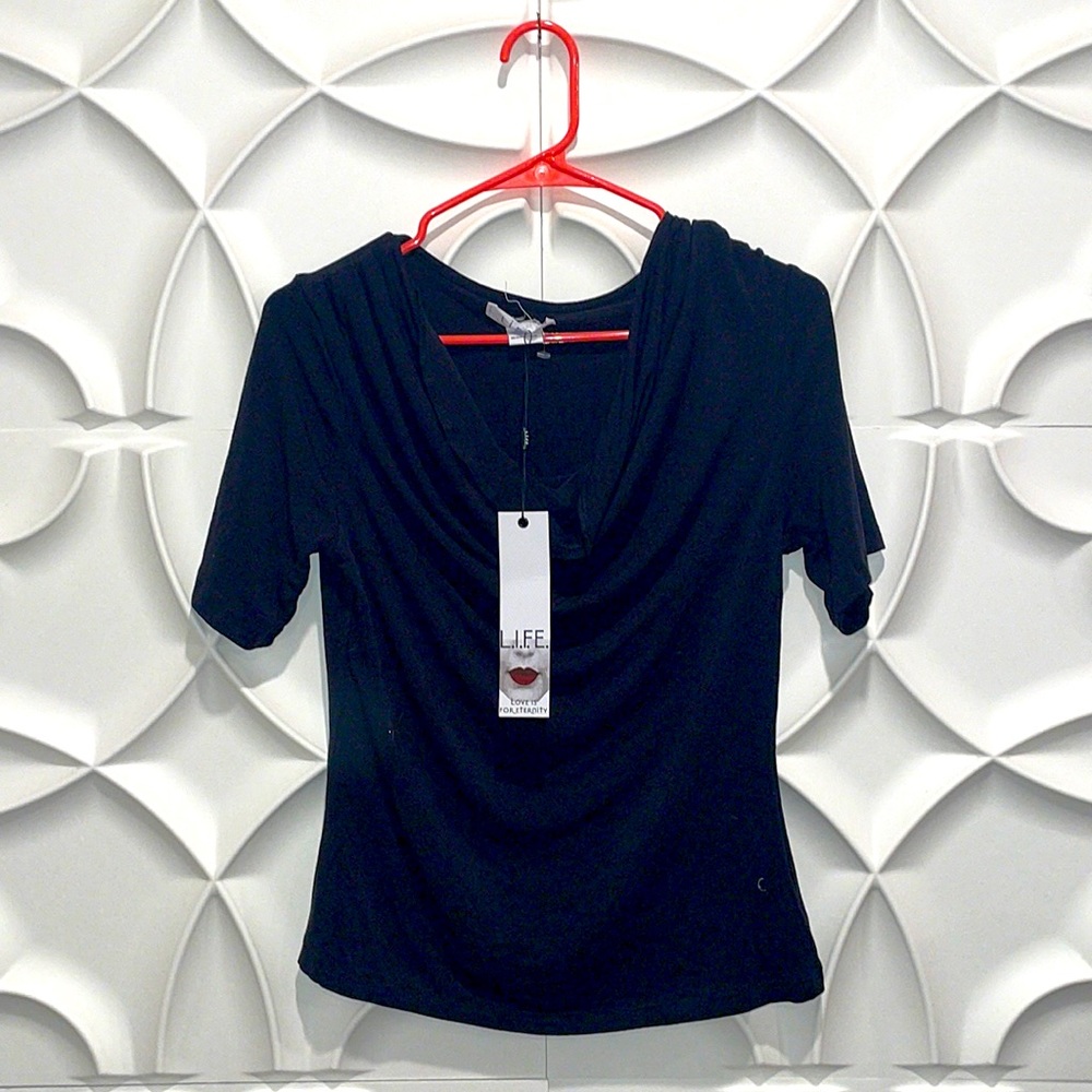 NEW L.I.F.E black ruched top S.    OO